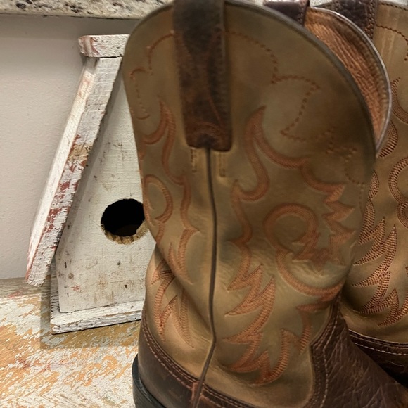 Ariat Two-Tone Mens Broken In Cowboy Boots 9.5 D - Picture 7 of 9